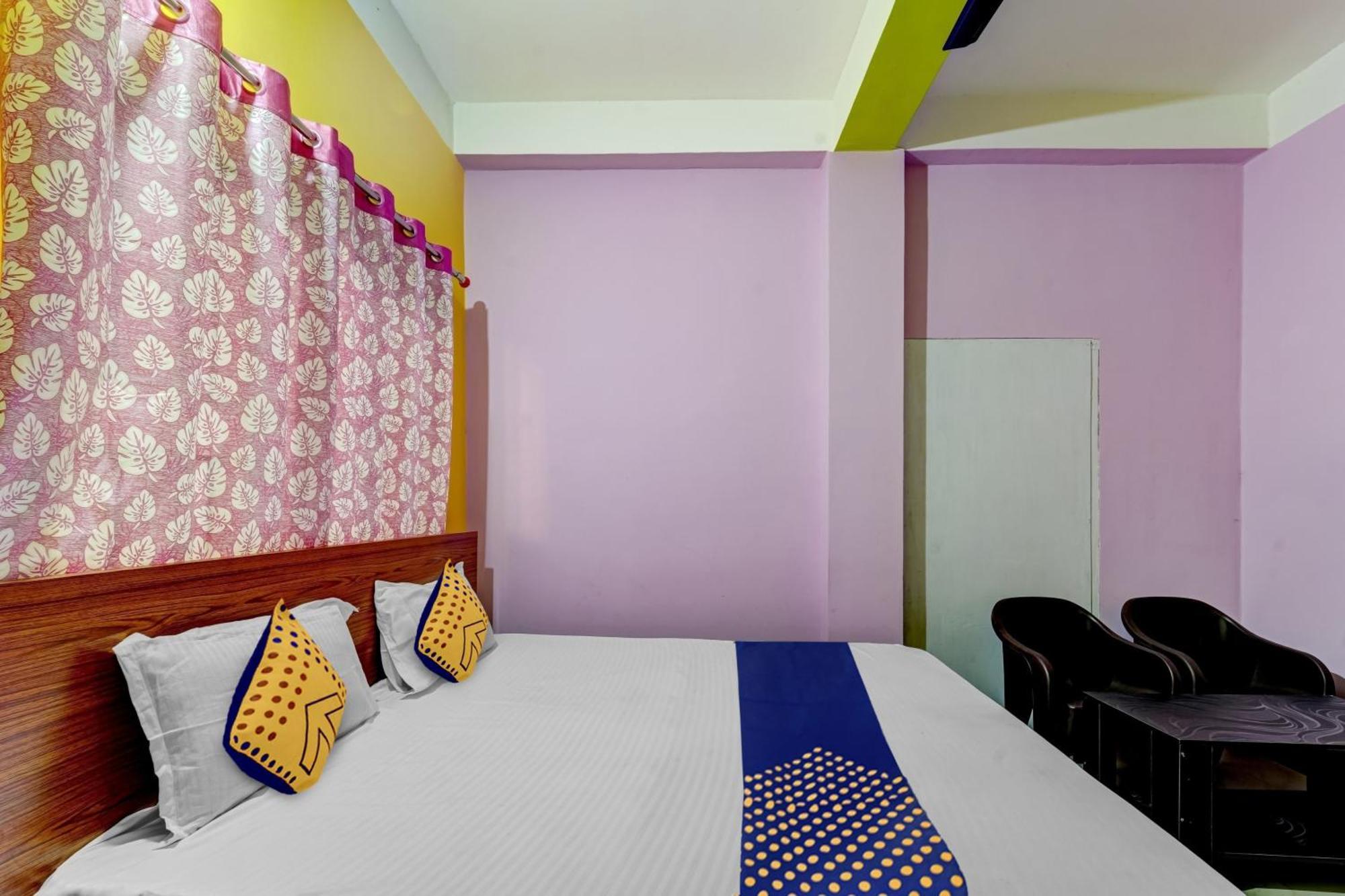 Hotel O Home Trimurti Guest House Гувахати Экстерьер фото