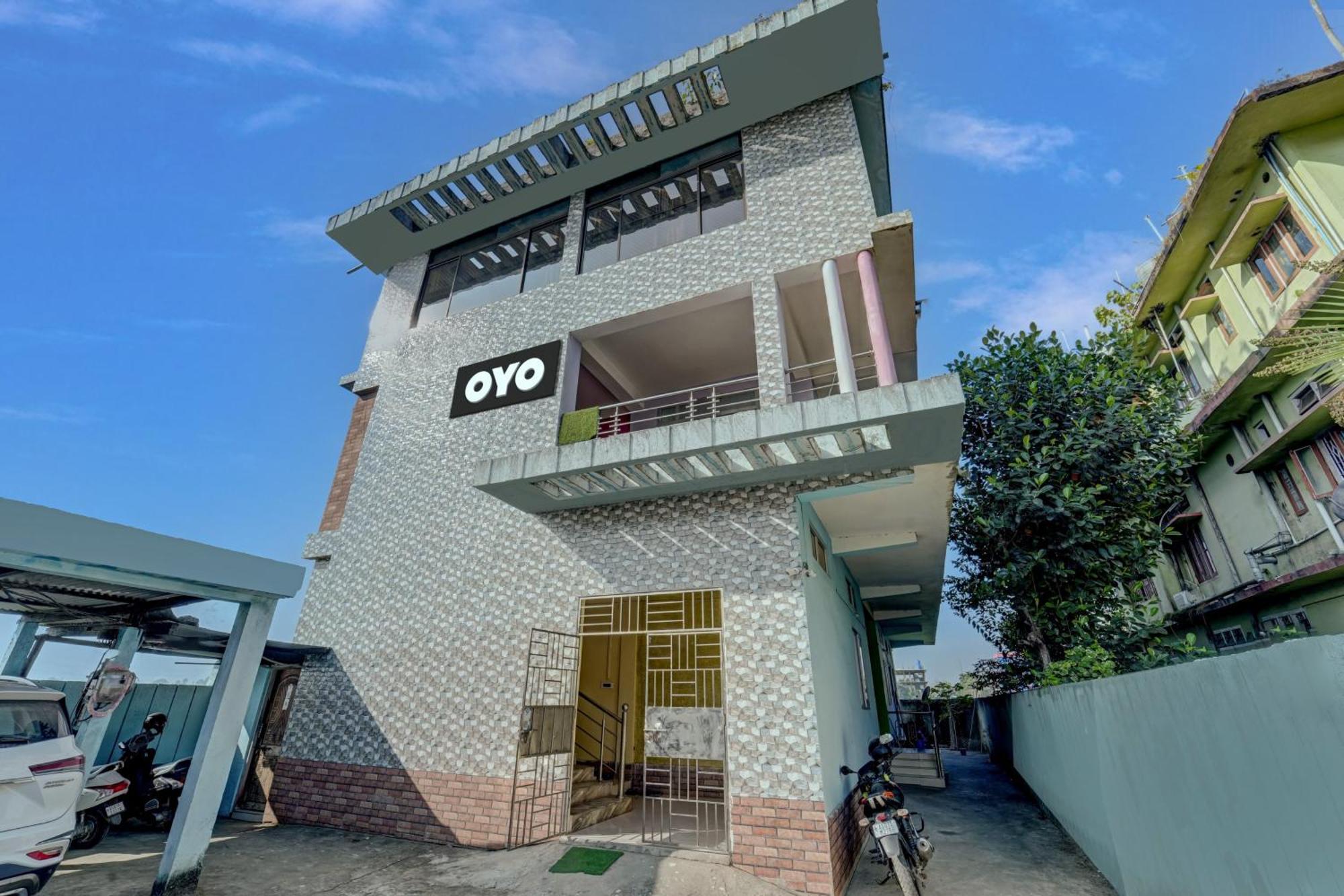 Hotel O Home Trimurti Guest House Гувахати Экстерьер фото